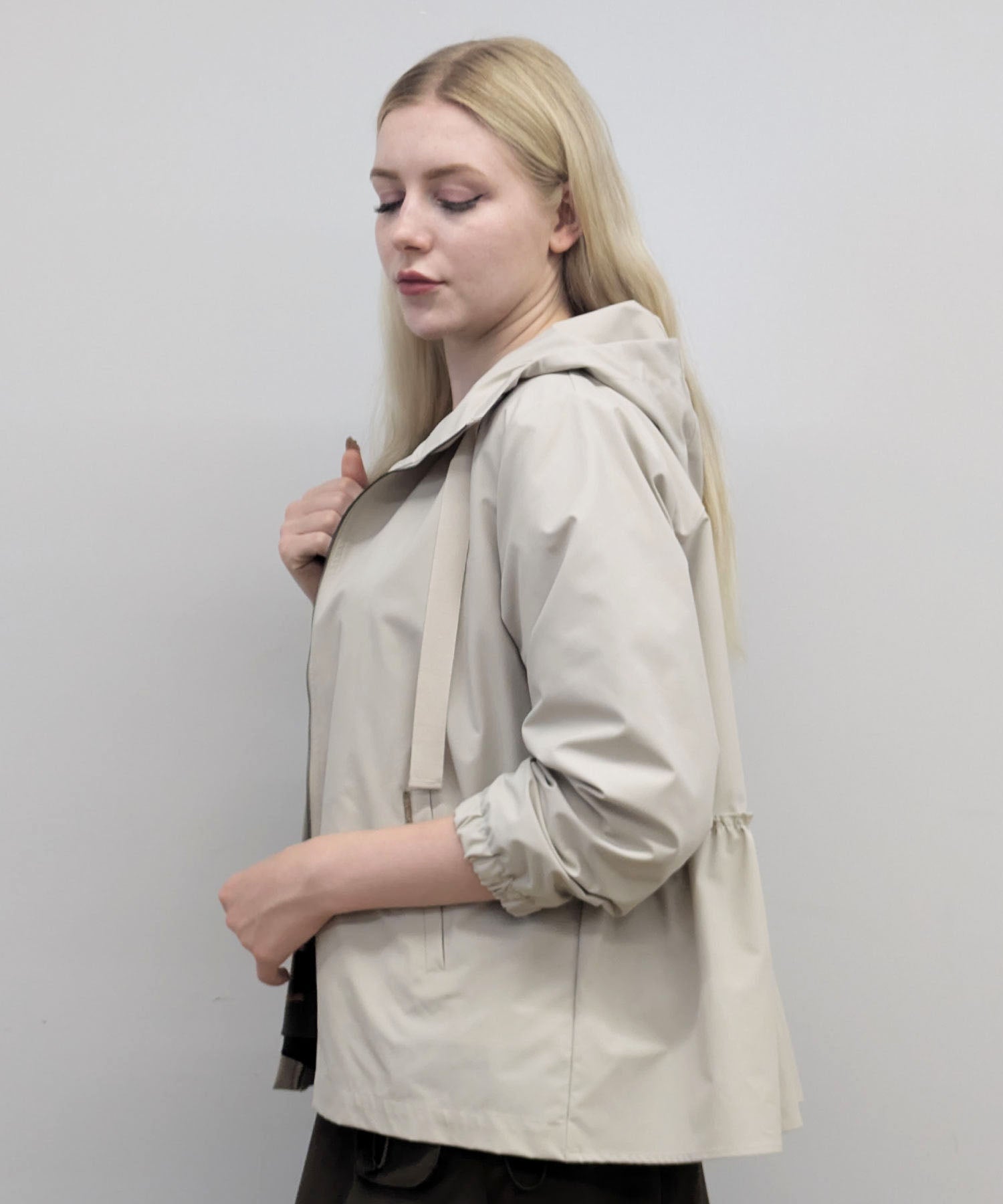 【26AW】バッグフレアフーデッドパーカー(品番:0260359)