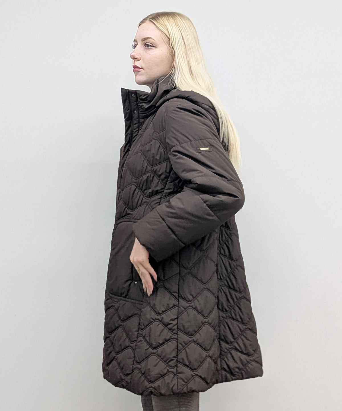 【26AW】クリスタルキャメル キルティングロングコート（品番：0261509）