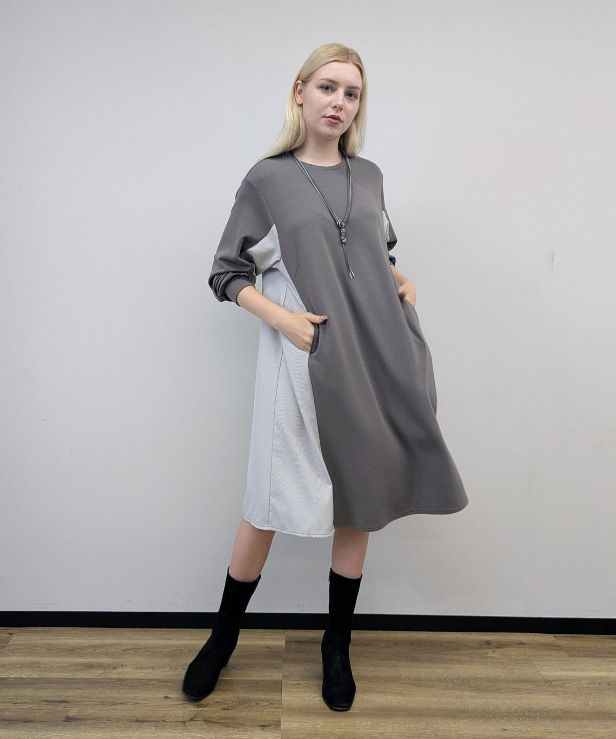 【26AW】サイドストライプクールネックワンピース（品番：0260089）