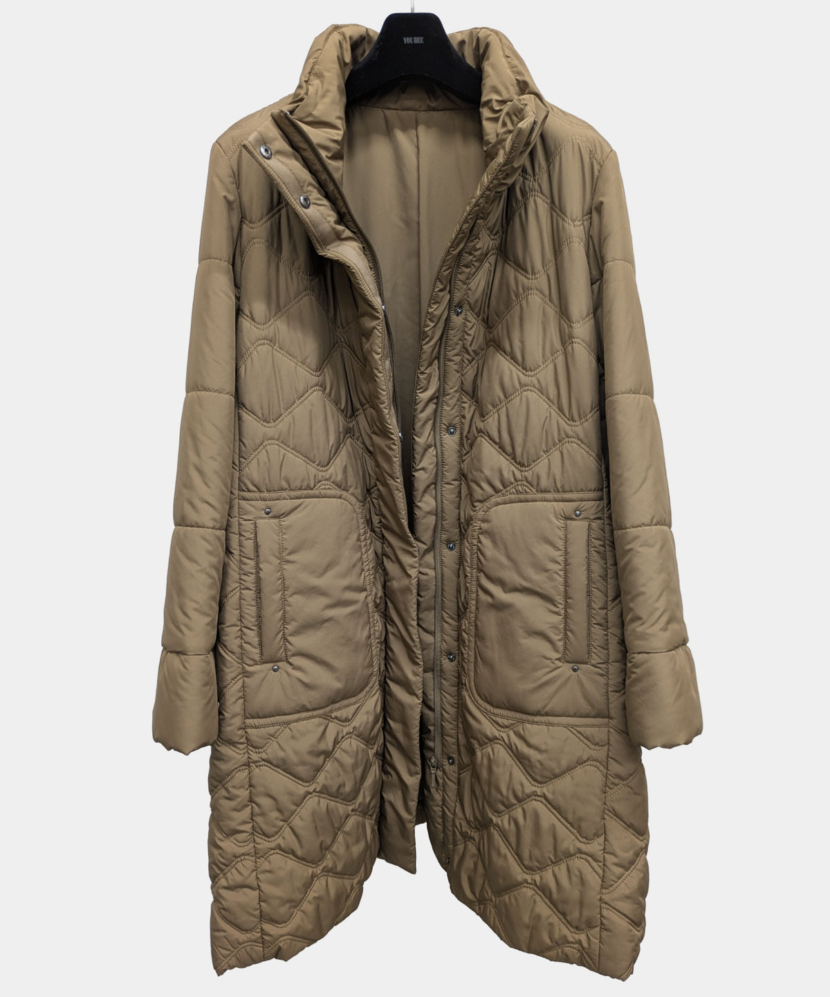 【26AW】クリスタルキャメル キルティングロングコート（品番：0261509）