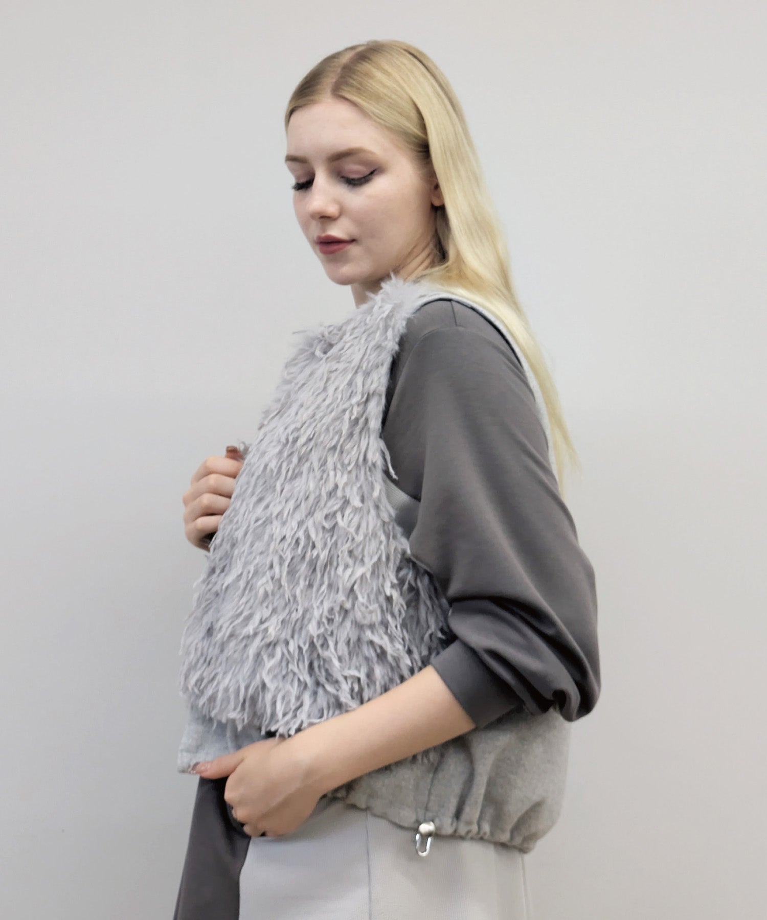 【26AW】シャギーファー切り替えノーカラーベスト（品番：0260259）