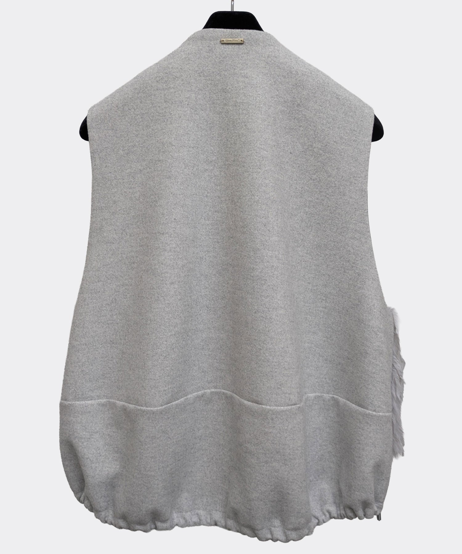 【26AW】シャギーファー切り替えノーカラーベスト（品番：0260259）